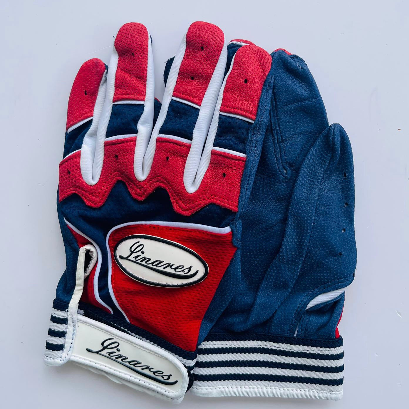 Navy blue and red hotsell batting gloves