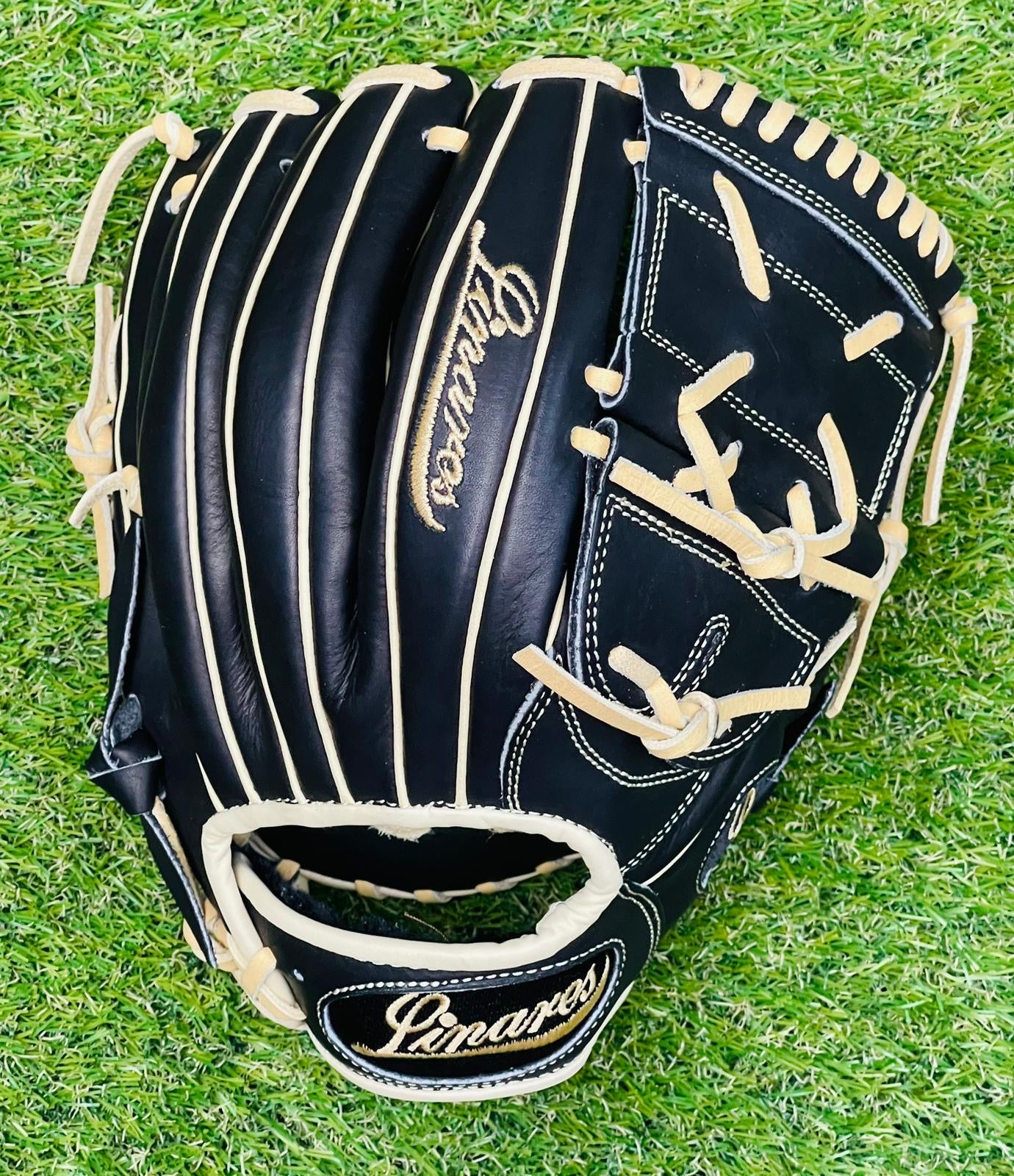 Pitchers Glove Black and Blonde