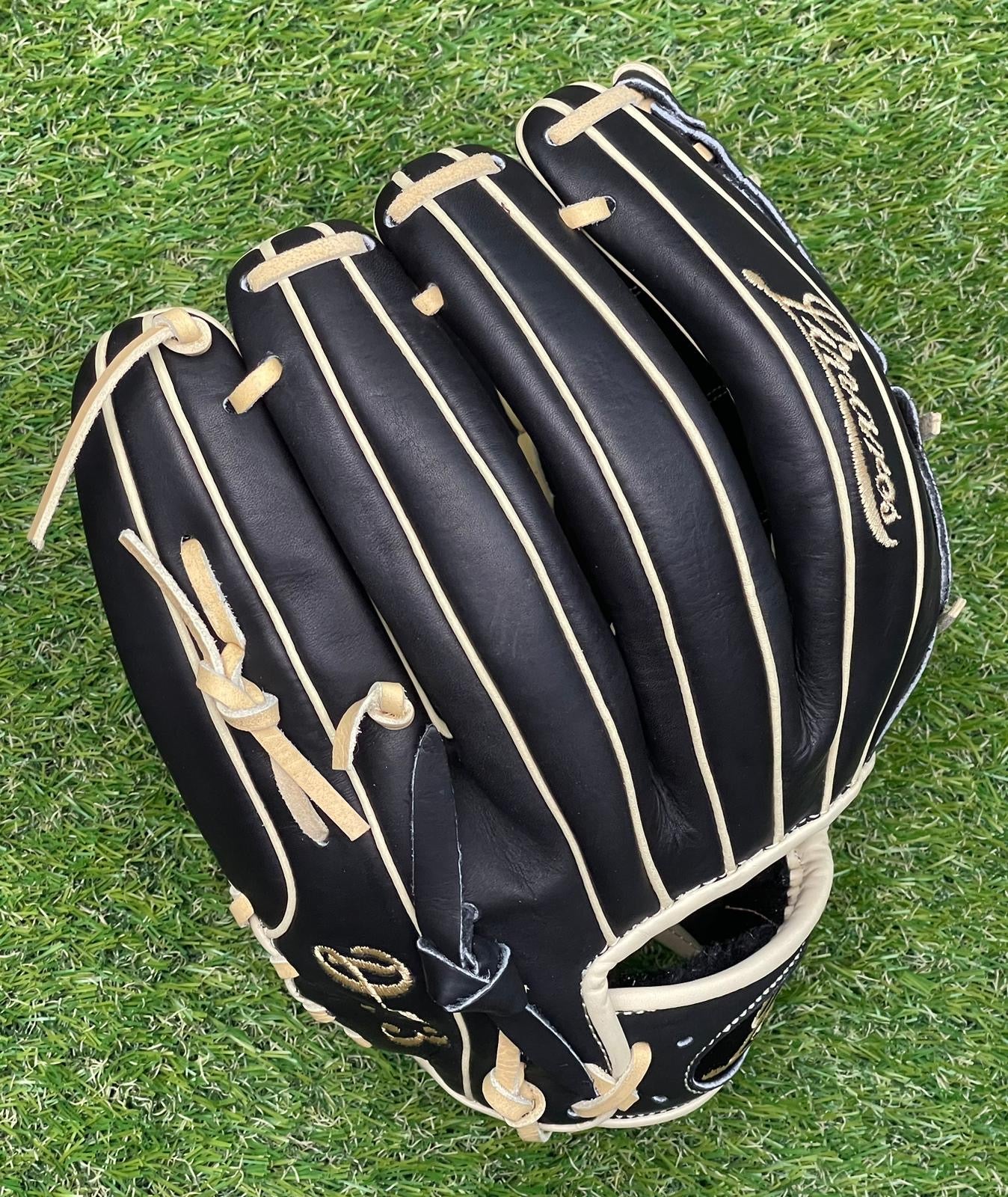 Pitchers Glove Black and Blonde