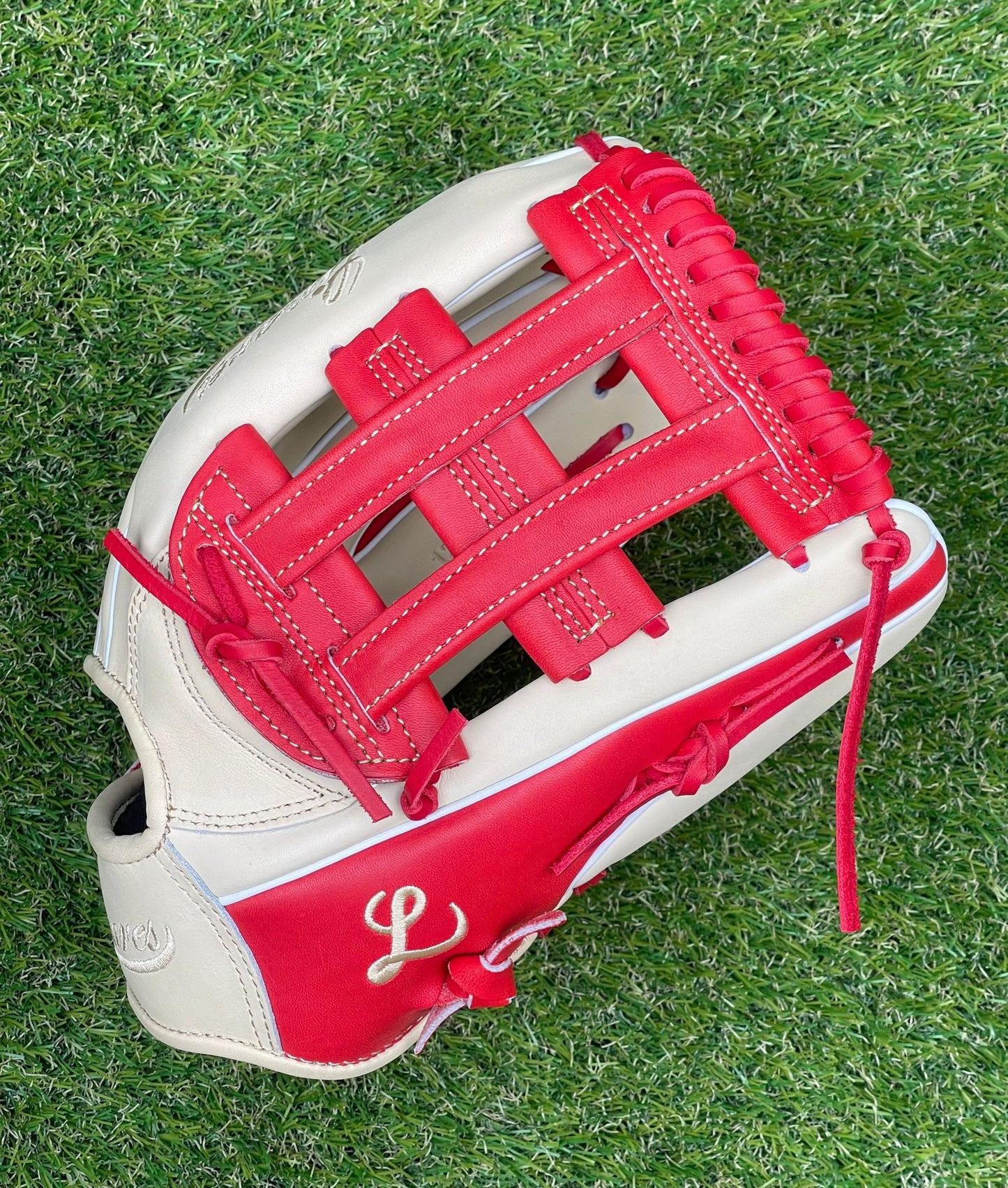 12.75 OUTFIELD Fielding Glove Blonde and Red