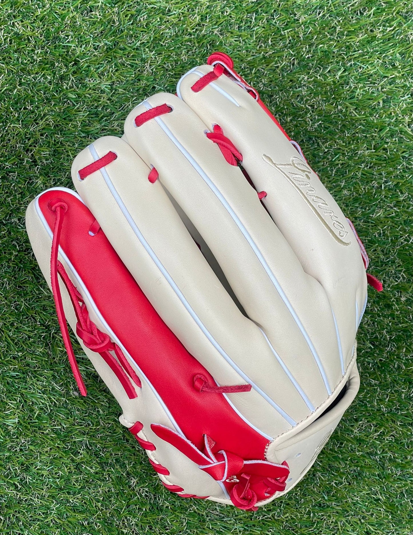 12.75 OUTFIELD Fielding Glove Blonde and Red